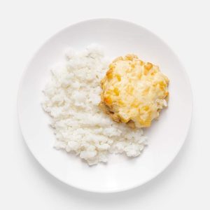 курица под сырной корочкой с рисом